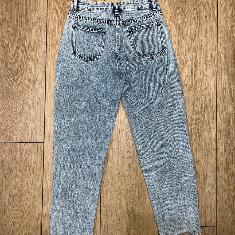 SHEIN - Women's High-Waisted Distressed Acid Washed Jeans - Picture 3 of 4